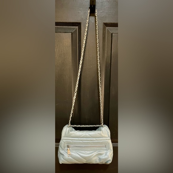 Badgley Mischka Handbag Quilted Light Blue Vegan Leather Chain Strap - Picture 7 of 10
